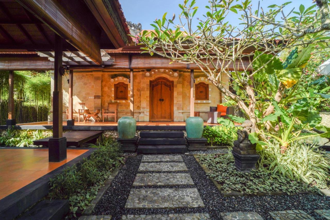 Giri Bhagawan Villas & Spa Νούσα Ντούα Εξωτερικό φωτογραφία