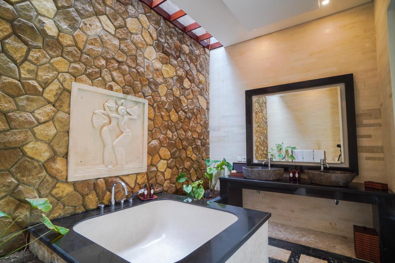 Giri Bhagawan Villas & Spa Νούσα Ντούα Εξωτερικό φωτογραφία
